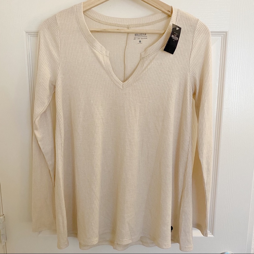 🌿 Hollister cream knit long sleeve